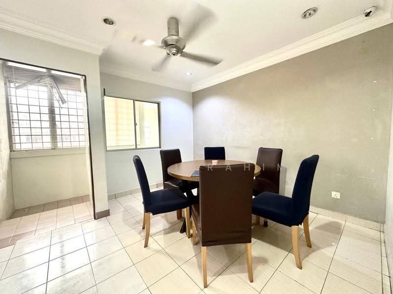 Townhouse for Sale in Bandar Damai Perdana (Cheras) - Azli Ibrahim - Dining Room - PropertyGuru.com.my
