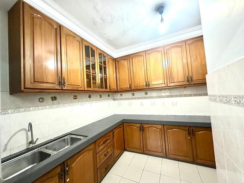 Townhouse for Sale in Bandar Damai Perdana (Cheras) - Azli Ibrahim - Kitchen - PropertyGuru.com.my