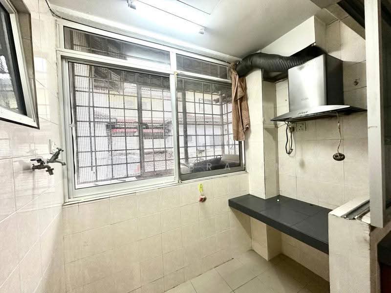 Townhouse for Sale in Bandar Damai Perdana (Cheras) - Azli Ibrahim - Kitchen - PropertyGuru.com.my