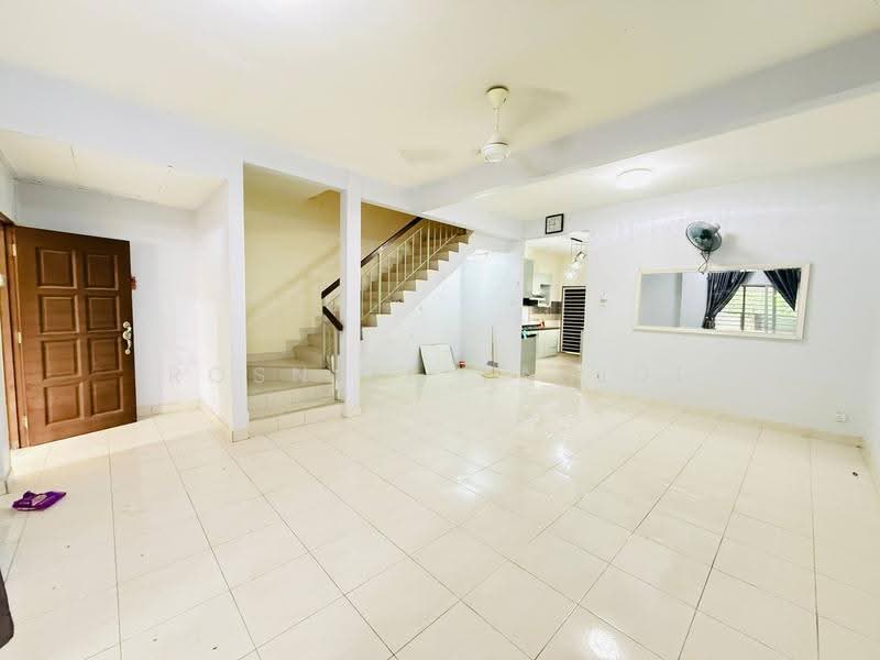 Rumah Teres 2-Tingkat untuk Dijual di Kota Puteri Seksyen 5 (Batu Arang) - Rosniza Tanidi - Living Room - PropertyGuru.com.my