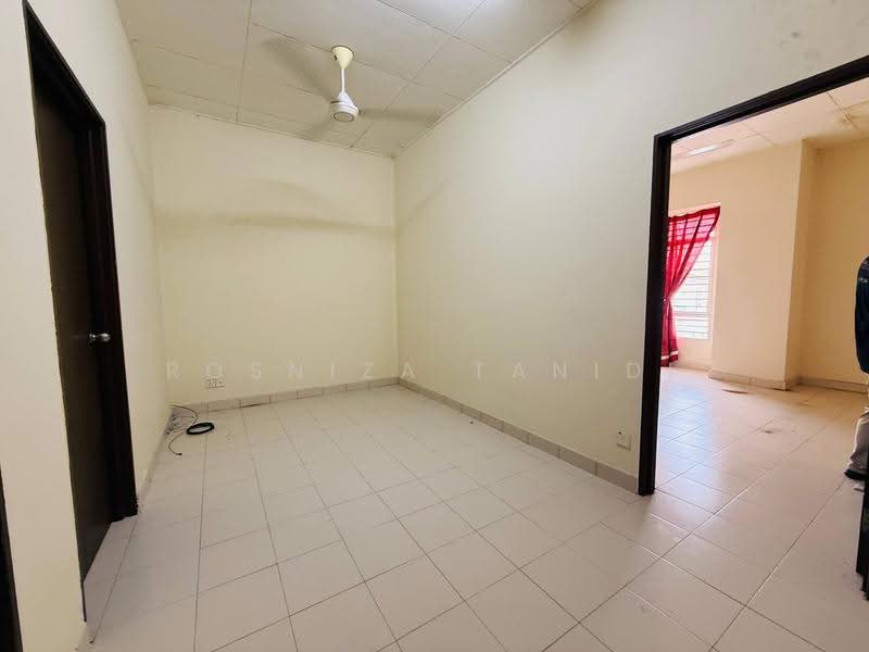 Rumah Teres 2-Tingkat untuk Dijual di Kota Puteri Seksyen 5 (Batu Arang) - Rosniza Tanidi - Interior - PropertyGuru.com.my