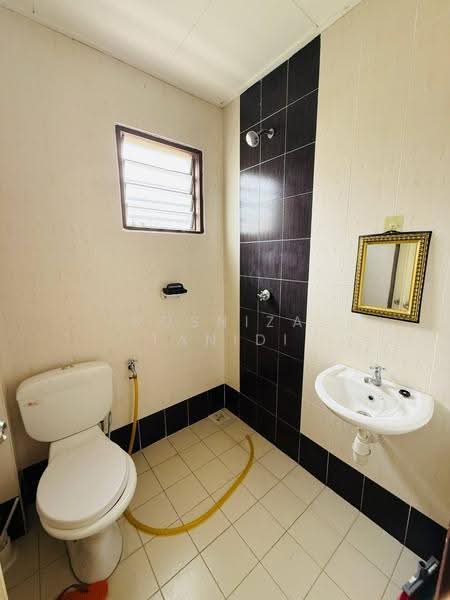 Rumah Teres 2-Tingkat untuk Dijual di Kota Puteri Seksyen 5 (Batu Arang) - Rosniza Tanidi - Bathroom - PropertyGuru.com.my