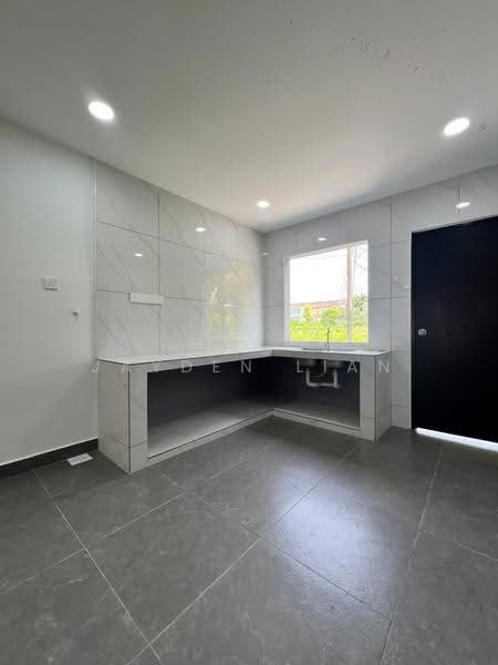 Rumah Teres 2-Tingkat untuk Dijual di Taman Putri Kulai (Kulai) - Jayden Lian - Kitchen - PropertyGuru.com.my