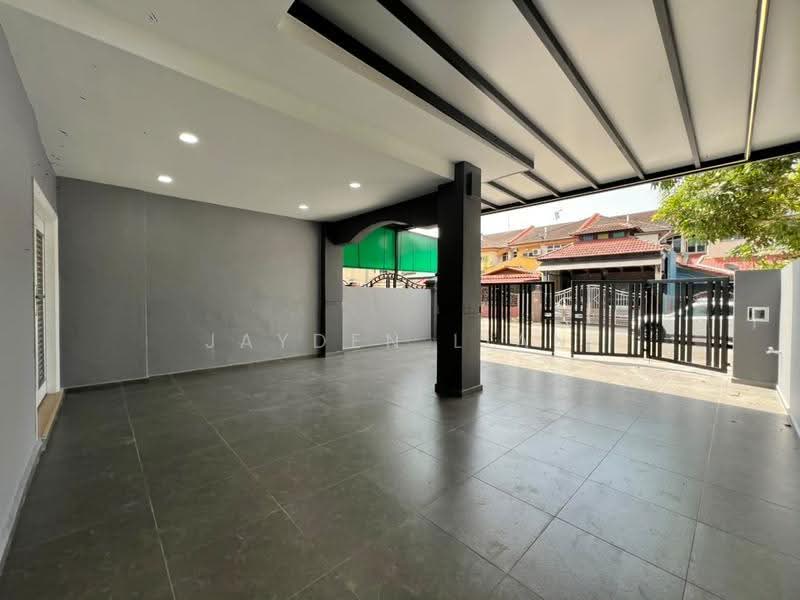 Rumah Teres 2-Tingkat untuk Dijual di Taman Putri Kulai (Kulai) - Jayden Lian - Exterior - PropertyGuru.com.my