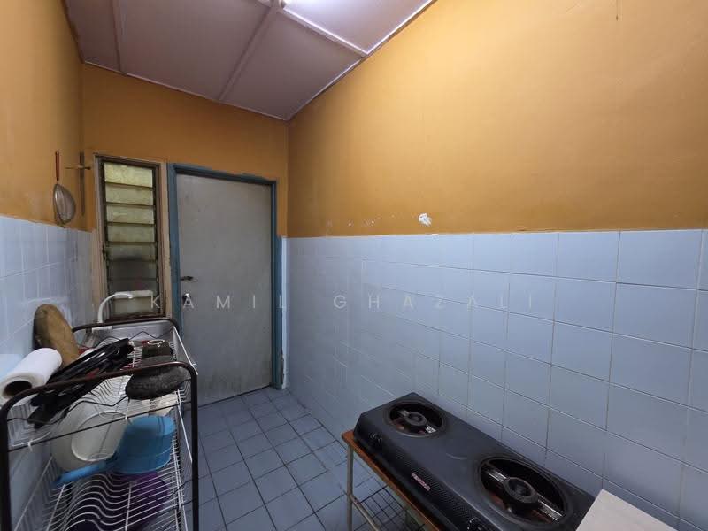 Apartment for Sale at Pangsapuri Makmur - Kamil Ghazali - Kitchen - PropertyGuru.com.my
