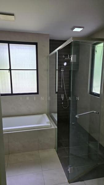 Rumah Berkembar untuk Dijual di Bandar Tropicana Aman (Telok Panglima Garang) - Irene Tan - Bathroom - PropertyGuru.com.my