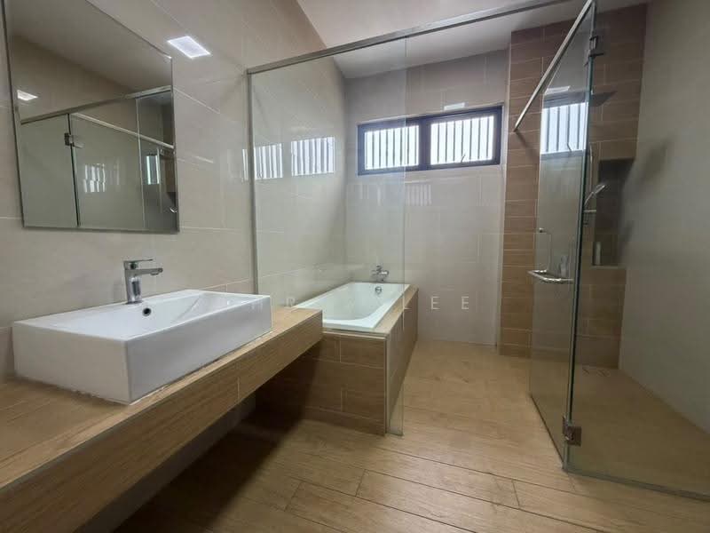 Rumah Berkembar untuk Disewa di Eco Sanctuary (Telok Panglima Garang) - Chris Lee - Bathroom - PropertyGuru.com.my