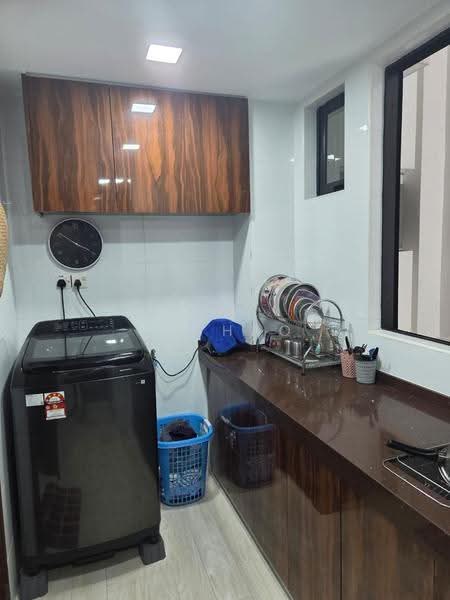 Kondominium untuk Dijual di Papillon Desahill Condominium - QI Hao - Kitchen - PropertyGuru.com.my