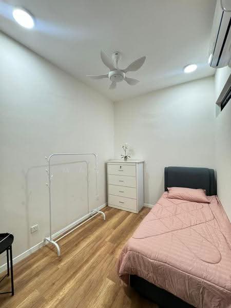 Kondominium untuk Disewa di Bennington Residences @ SkyArena - Mark Lee - Bedroom - PropertyGuru.com.my