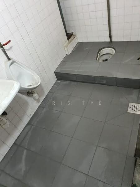 Factory for Sale in Taman Perindustrian Subang (Subang Jaya) - Chris Tye - Bathroom - PropertyGuru.com.my