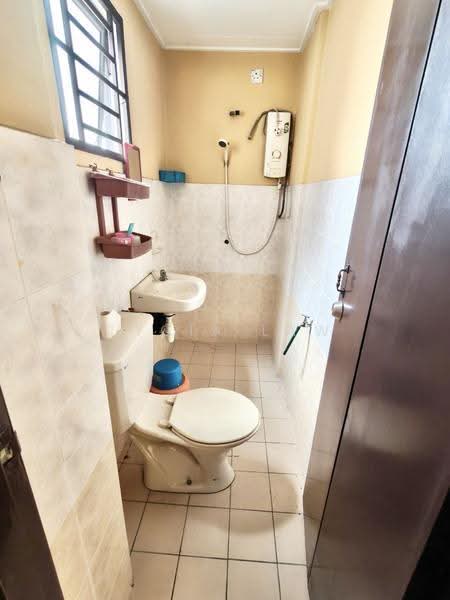 Apartment for Sale at Bayu Puteri 3 - Tycia Law - Bathroom - PropertyGuru.com.my