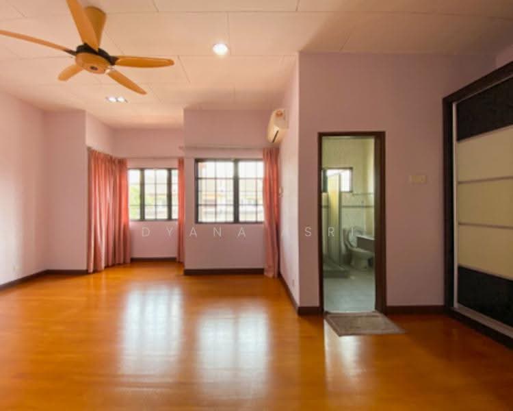 2-storey Terraced House for Sale in Bukit Jelutong (Shah Alam) - Dyana Asri - Living Room - PropertyGuru.com.my