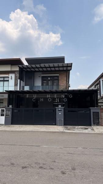Cluster House for Sale in Bandar Cemerlang (Ulu Tiram) - Fu Heng Chong - Exterior - PropertyGuru.com.my