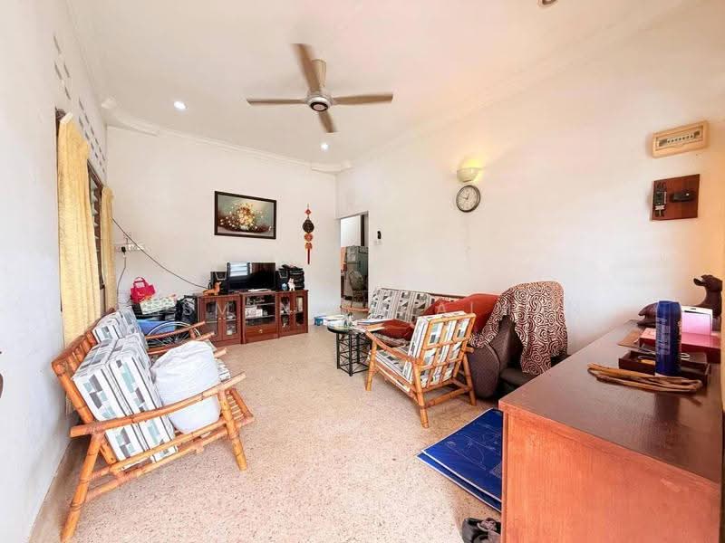 Rumah Teres 1-Tingkat untuk Dijual di Sikamat (Negeri Sembilan) - Yasmin Sulaiman - Living Room - PropertyGuru.com.my