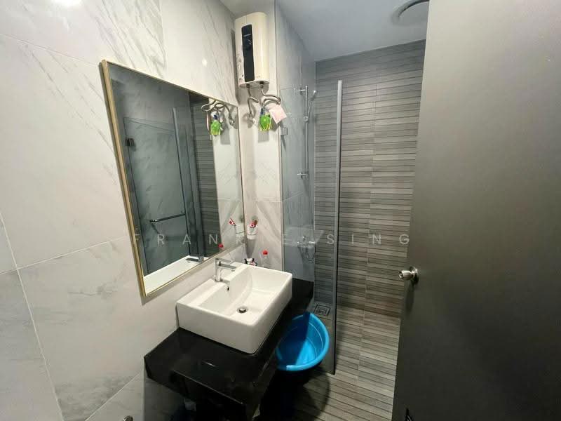 Kediaman Servis untuk Disewa di Emporis - Frankie Sing - Bathroom - PropertyGuru.com.my