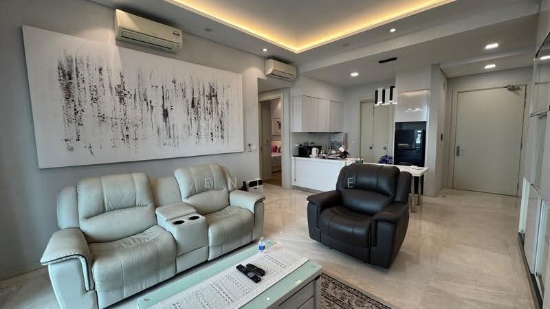 Kediaman Servis untuk Dijual di Vogue Suites One - Kent Tee - Living Room - PropertyGuru.com.my