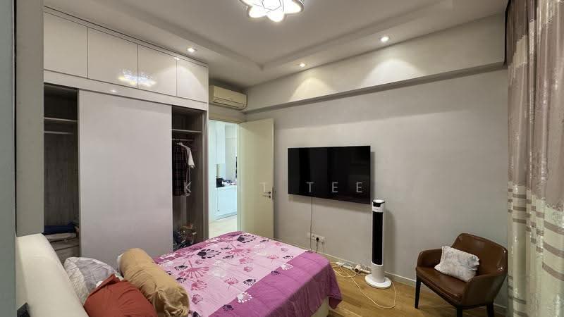 Kediaman Servis untuk Dijual di Vogue Suites One - Kent Tee - Bedroom - PropertyGuru.com.my