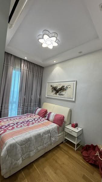 Kediaman Servis untuk Dijual di Vogue Suites One - Kent Tee - Bedroom - PropertyGuru.com.my