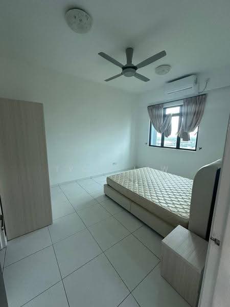 Kediaman Servis untuk Dijual di Sky Oasis Residence (Pangsapuri Oasis 1) - Tycia Law - Bedroom - PropertyGuru.com.my