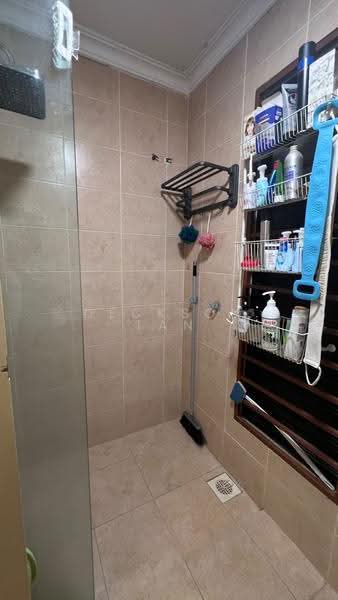 Rumah Teres untuk Dijual di Bandar Kinrara Seksyen 9 (Bandar Kinrara) - Deckson Tan - Bathroom - PropertyGuru.com.my