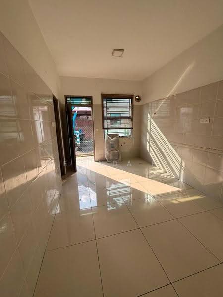 2-storey Terraced House for Sale in Bandar Tiram (Ulu Tiram) - Melinda Ee - Kitchen - PropertyGuru.com.my