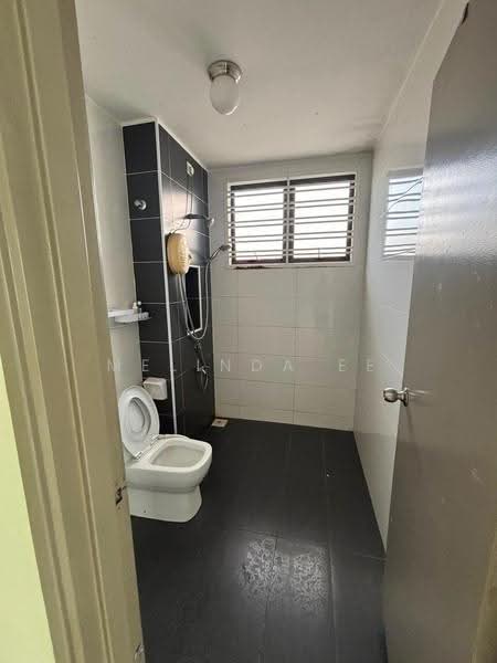 2-storey Terraced House for Sale in Bandar Tiram (Ulu Tiram) - Melinda Ee - Bathroom - PropertyGuru.com.my