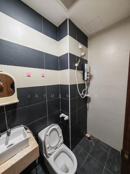 Service Residence for Rent at D'Secret Garden (Pangsapuri Kempas Indah) - Jayden Lim - Bathroom - PropertyGuru.com.my