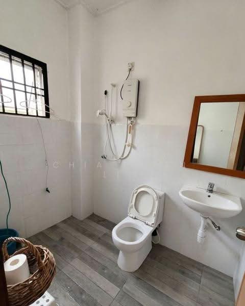 Rumah Teres 2-Tingkat untuk Dijual di Taman Setia Indah (Tebrau) - Chia Shien Lim - Bathroom - PropertyGuru.com.my