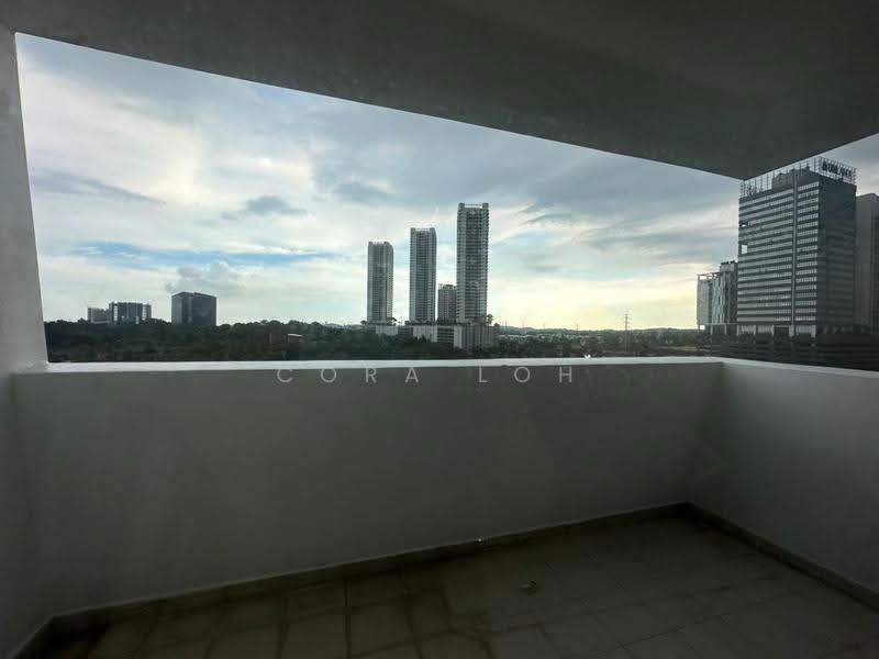 Kediaman Servis untuk Dijual di Meridin Suites @ The Meridin - Cora Loh - Balcony - PropertyGuru.com.my