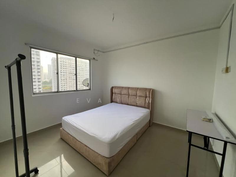 Rumah Flat untuk Disewa di Pangsapuri Pelangi - Eva Liew - Bedroom - PropertyGuru.com.my