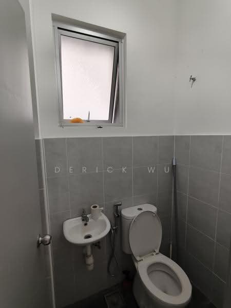 Kedai untuk Disewa di Desa Petaling (Kuala Lumpur) - Derick Wu - Bathroom - PropertyGuru.com.my