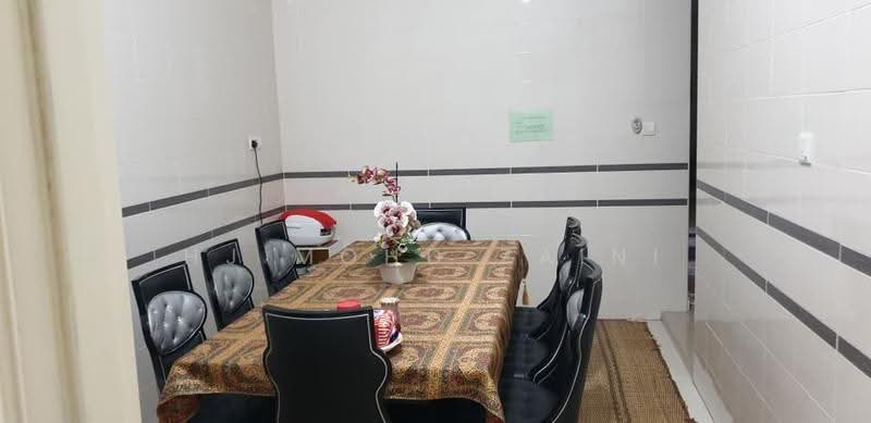 Zero-Lot Bungalow for Sale in Seremban (Negeri Sembilan) - Hj Mohd Zaini - Dining Room - PropertyGuru.com.my