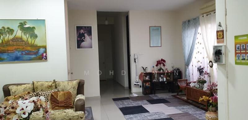 Zero-Lot Bungalow for Sale in Seremban (Negeri Sembilan) - Hj Mohd Zaini - Living Room - PropertyGuru.com.my