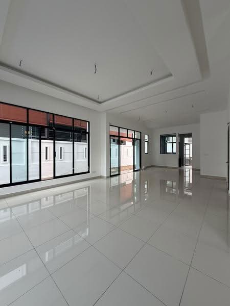 Bungalow House for Sale in Serdang (Seri Kembangan) - ChaoLim . - Living Room - PropertyGuru.com.my