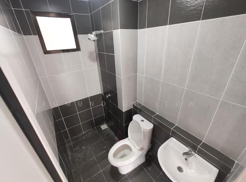 Kediaman Servis untuk Dijual di V-Residensi 5 - Edmund CH Leow - Bathroom - PropertyGuru.com.my