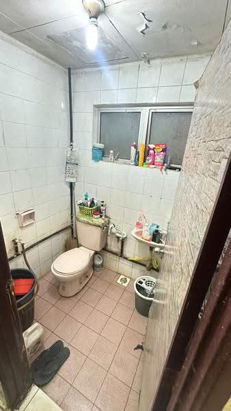 Condominium for Sale at Casa Mila Victoria - MY Loh - Bathroom - PropertyGuru.com.my