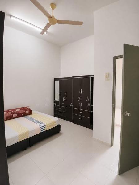 Semi-Detached House for Sale in Bandar Saujana Putra (Tanjong Duabelas) - Sariza Hartanah - Bedroom - PropertyGuru.com.my