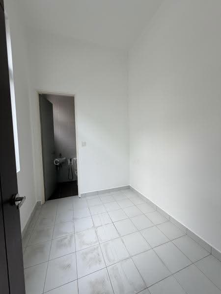 Bungalow House untuk Dijual di Taman Bukit Serdang (Seri Kembangan) - ChaoLim . - Bathroom - PropertyGuru.com.my