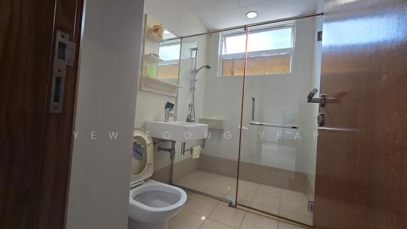 Condominium for Sale at Hijauan Kiara - Yew Foong Yeap - Jack & Jill Bathroom - PropertyGuru.com.my