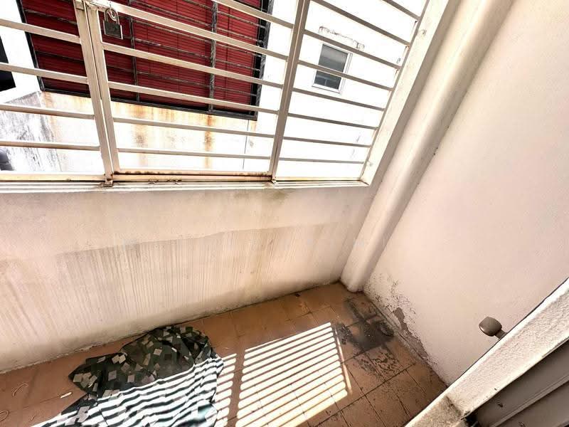 Apartment for Sale at Green Villa - NUZULHAKIMI . - Balcony - PropertyGuru.com.my