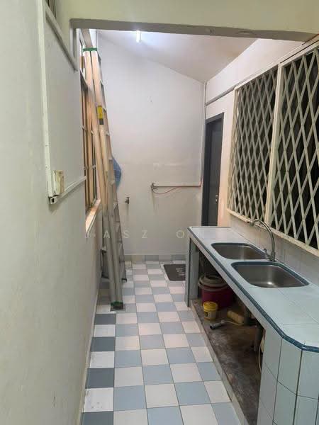 1-storey Terraced House for Rent in Taman Sutera (Johor Bahru) - Jasz Ong - Kitchen - PropertyGuru.com.my