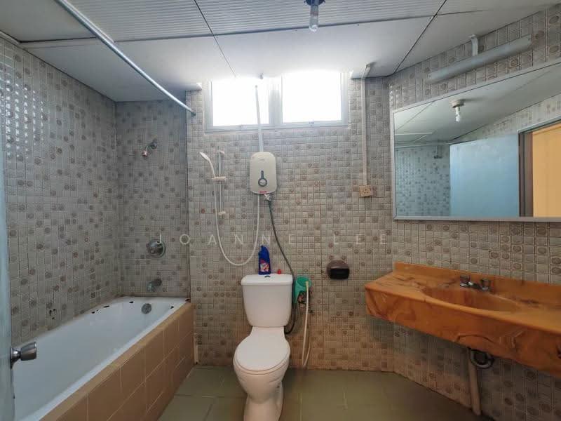 Kondominium untuk Dijual di The Colonnades - Joanne Lee - Bathroom - PropertyGuru.com.my