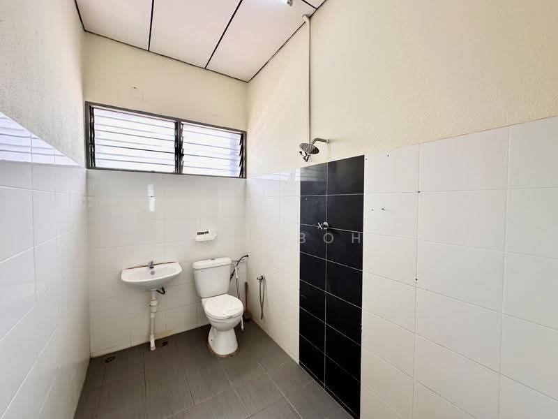 Rumah Teres 2-Tingkat untuk Dijual di Island Glades (Jelutong) - Eric Boh - Bathroom - PropertyGuru.com.my