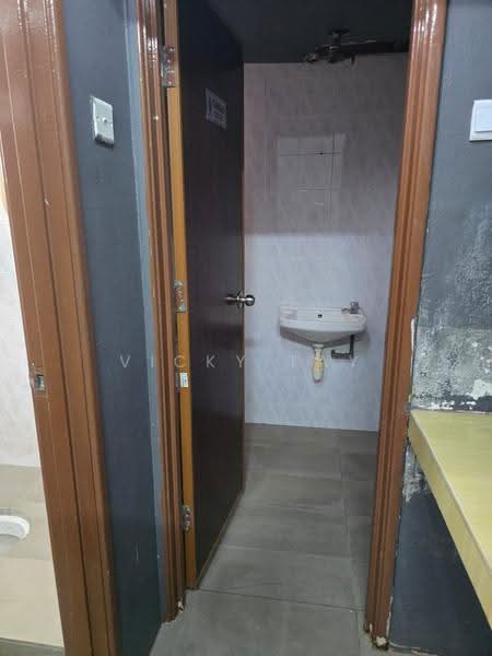 Kedai untuk Dijual di Bukit Rahman Putra (Sungai Buloh) - Vicky Tay - Bathroom - PropertyGuru.com.my