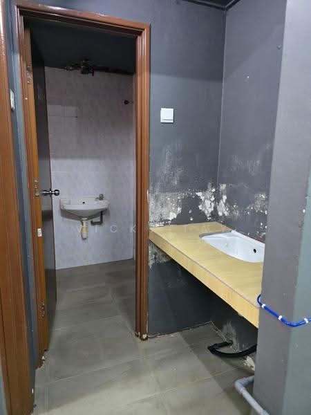 Kedai untuk Dijual di Bukit Rahman Putra (Sungai Buloh) - Vicky Tay - Bathroom - PropertyGuru.com.my