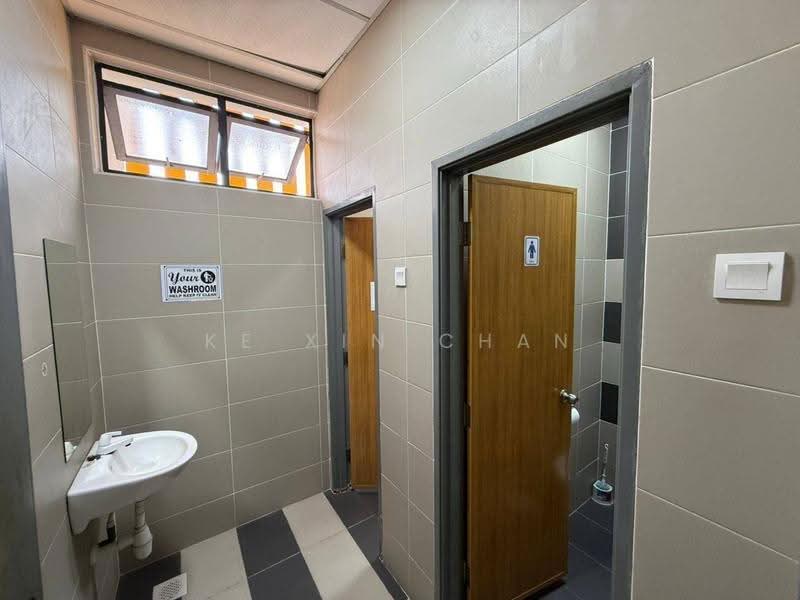 Commercial Semi-D for Sale in Gelang Patah (Johor) - Ke Xin Chan - Bathroom - PropertyGuru.com.my