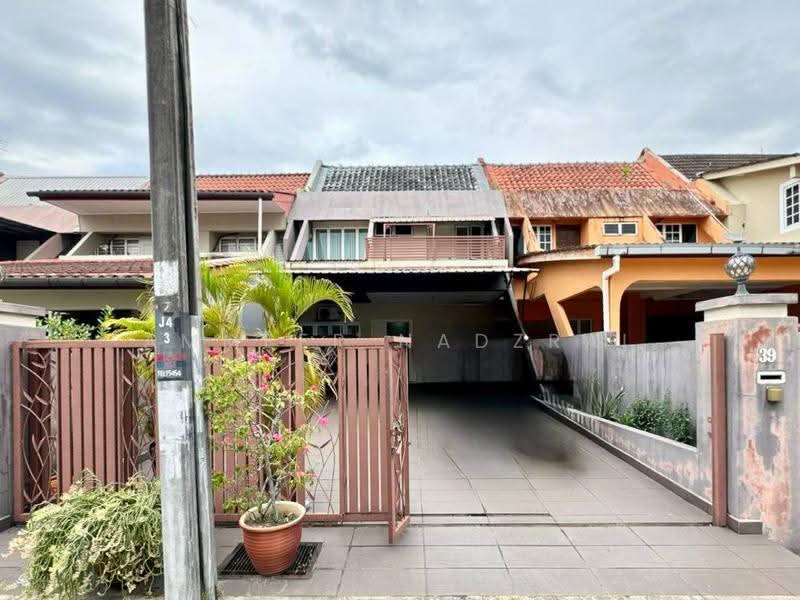 2-storey Terraced House for Sale in Ampang (Selangor) - Ammeer Nadzrai - Exterior - PropertyGuru.com.my