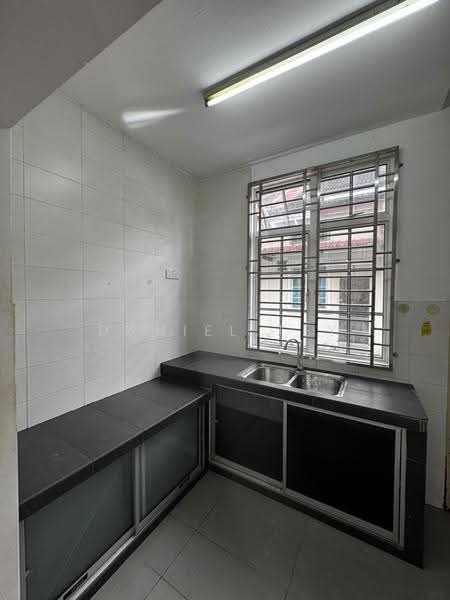 Terraced House for Rent in Senai (Kulai) - Daniel Tey - Kitchen - PropertyGuru.com.my