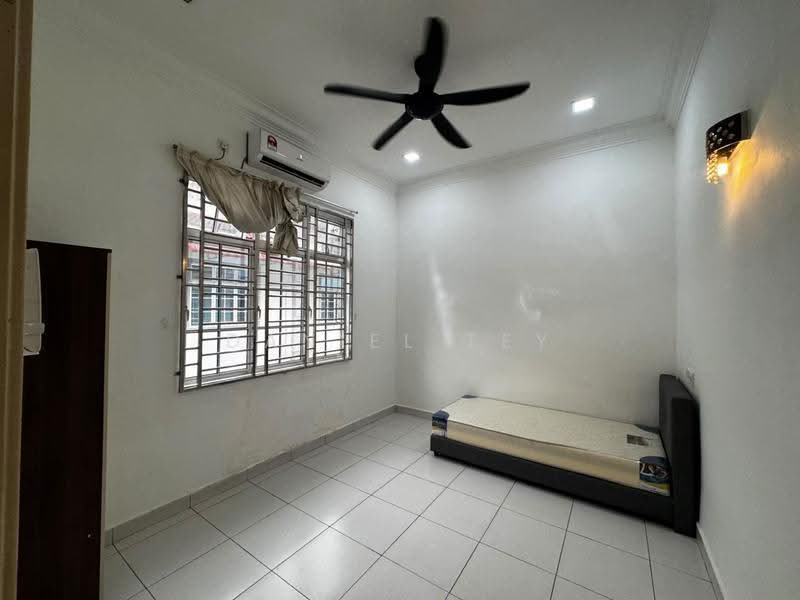 Terraced House for Rent in Senai (Kulai) - Daniel Tey - Bedroom - PropertyGuru.com.my