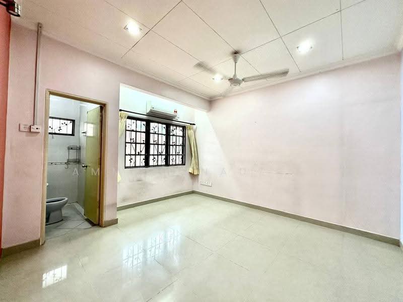 2-storey Terraced House for Sale in Bandar Tun Hussein Onn (Cheras) - Ammeer Nadzrai - Bathroom - PropertyGuru.com.my